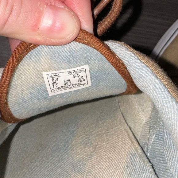 Vans - Picture 6 of 7